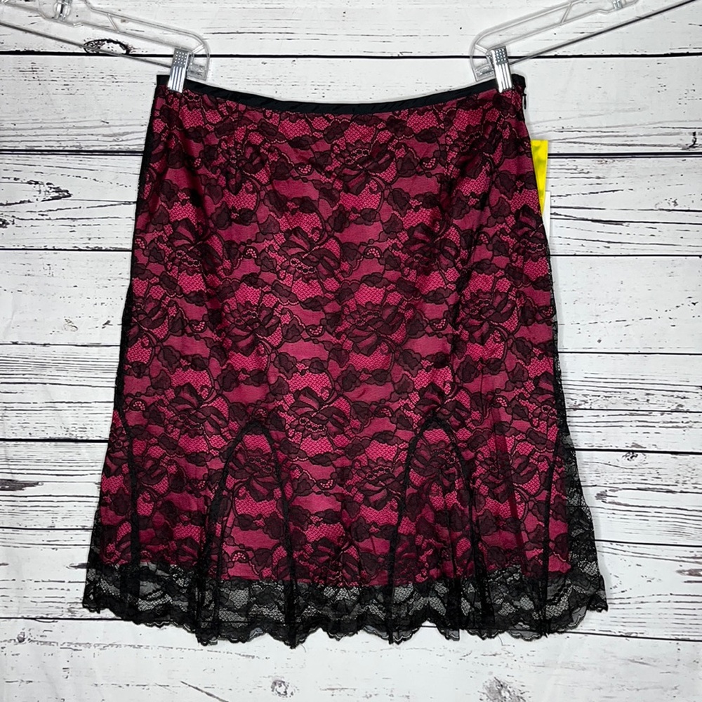 Flores & Flores NWT Sz 16 Black Floral Lace - Fuchsia Lining A-Line Godet Skirt